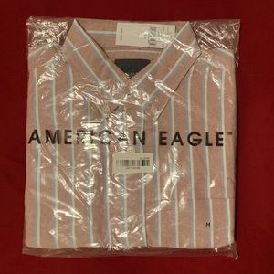 NWT Men’s AE Striped Button Down Shirt